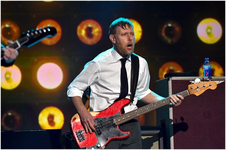 Nate Mendel Net Worth | Wife - Famous People Today