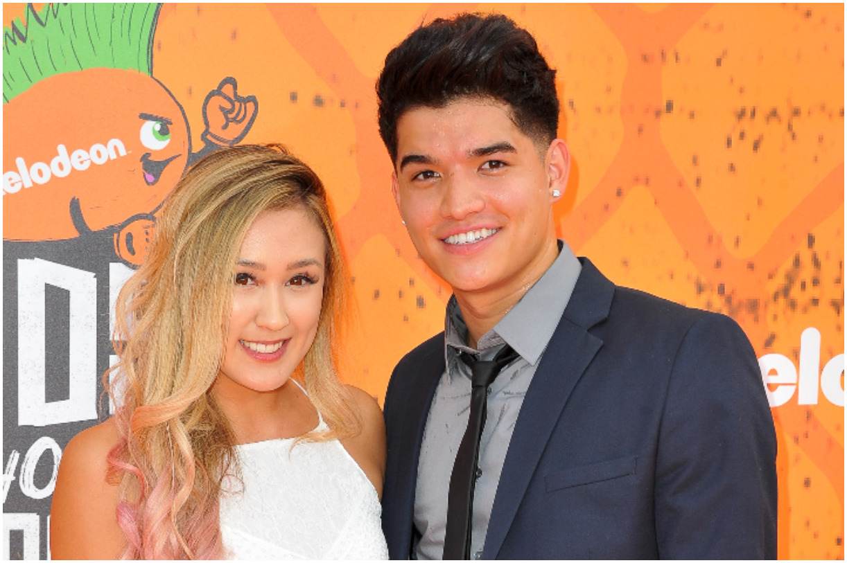 Alex Wassabi y su novia Lauren Riihimaki