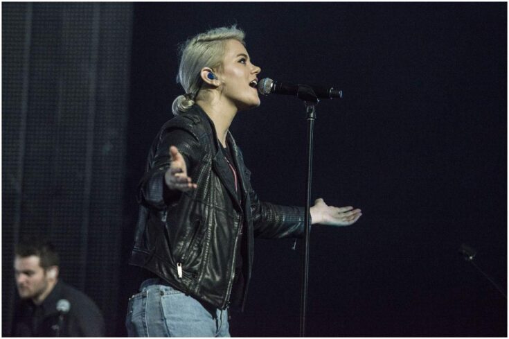 taya-smith-net-worth-husband-ben-gaukrodger-shaved-head-age