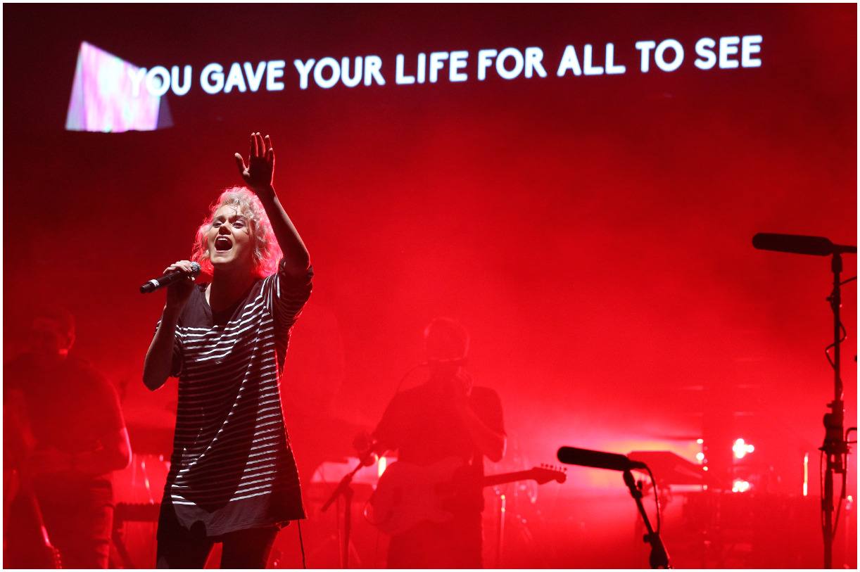 Taya Smith - Net Worth, Husband (Ben Gaukrodger), Shaved Head, Age ...