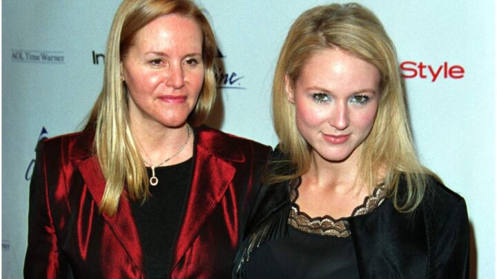 What Is The Net Worth Of Jewel’s Mother – Lenedra Carroll