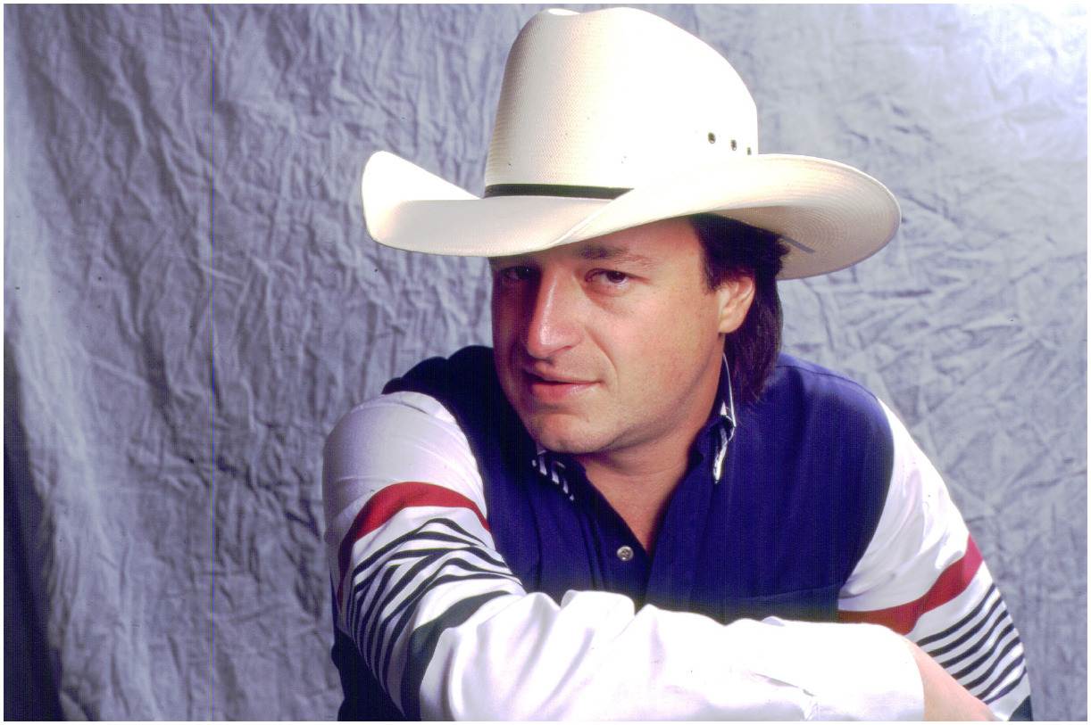 Mark Chesnutt Net Worth & Wife - Famous People Today