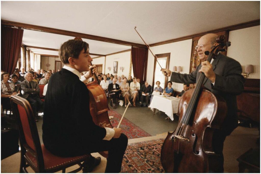 10 Famous Cello Players - Famous People Today