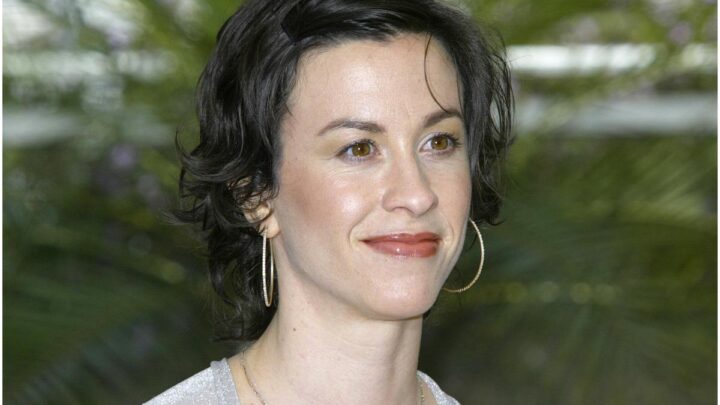 Alanis Morissette – Net Worth, Husband (Souleye), Age, Biography