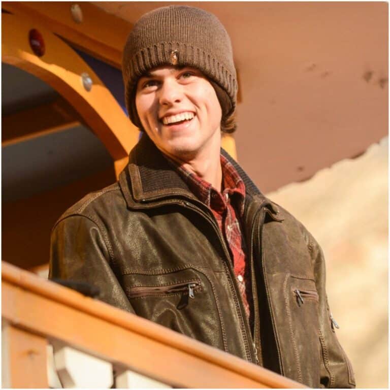 John Luke Robertson Net Worth & Wife - Famous People Today