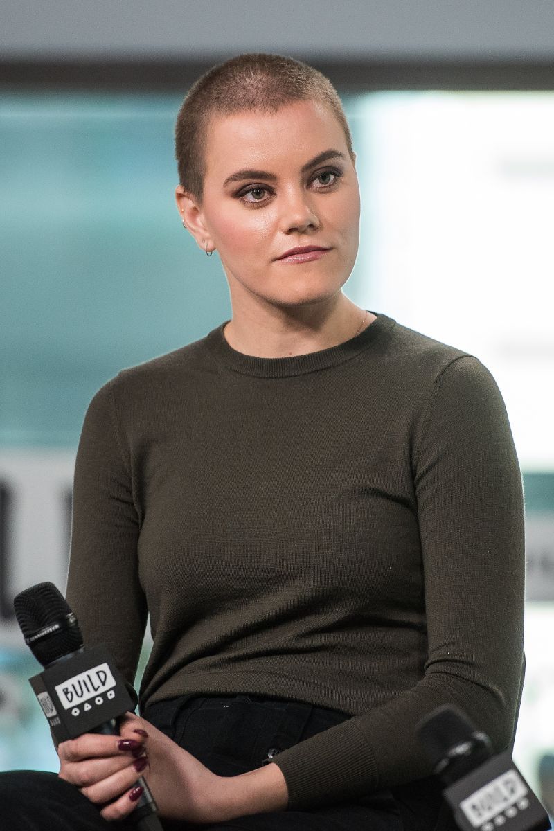 taya smith shaved head