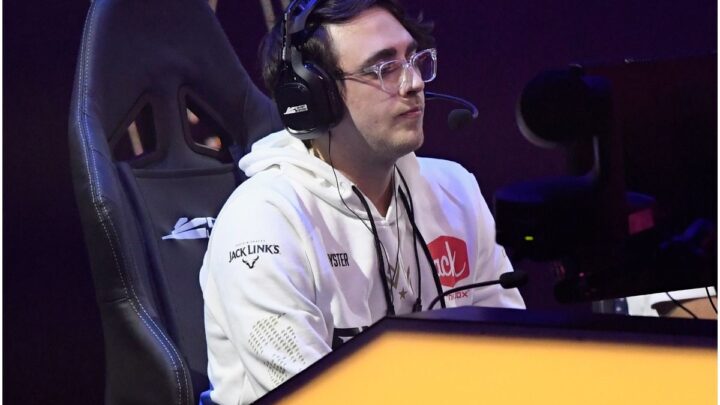 Clayster – Net Worth, Girlfriend, COD, Biography