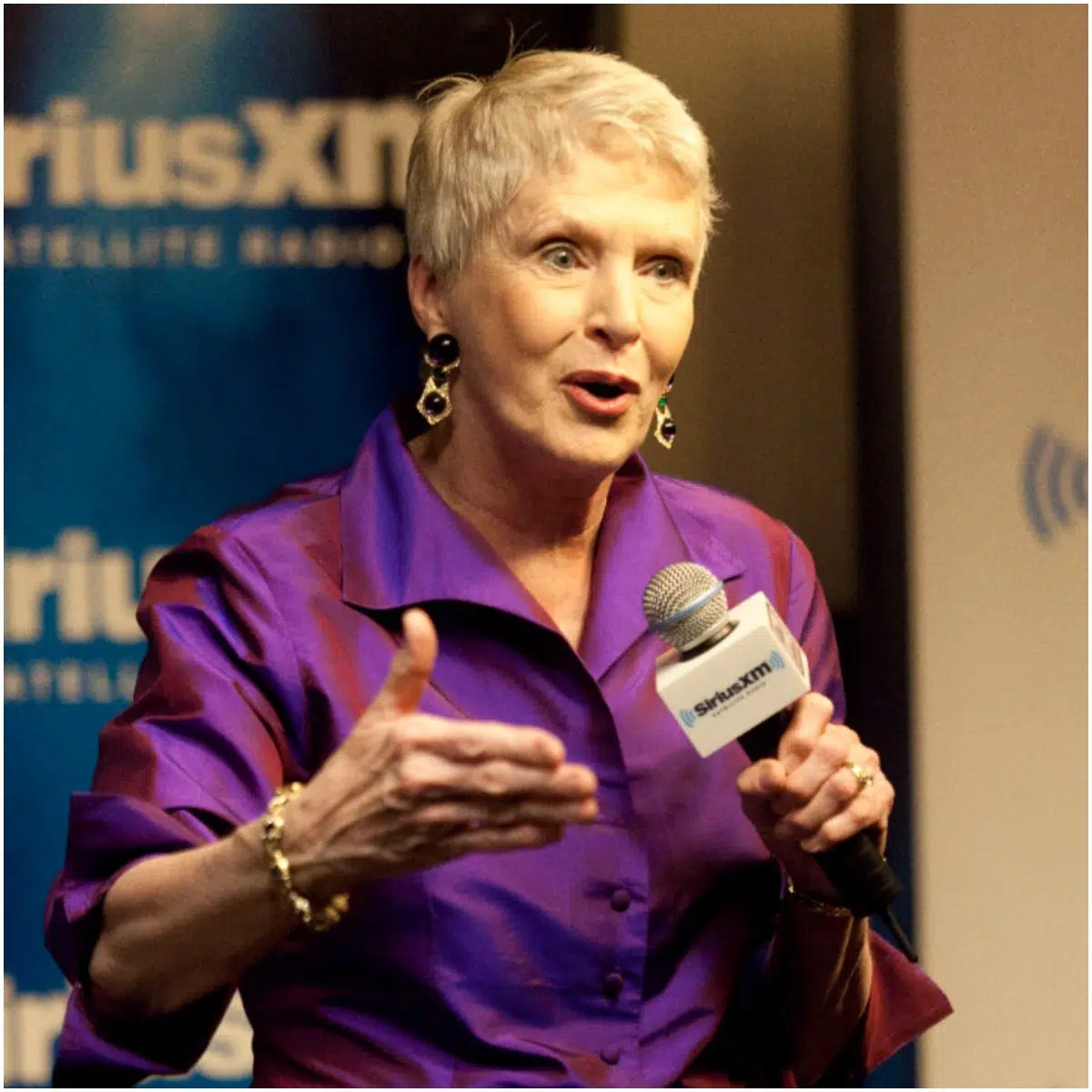 what is the net worth of Jeanne Robertson