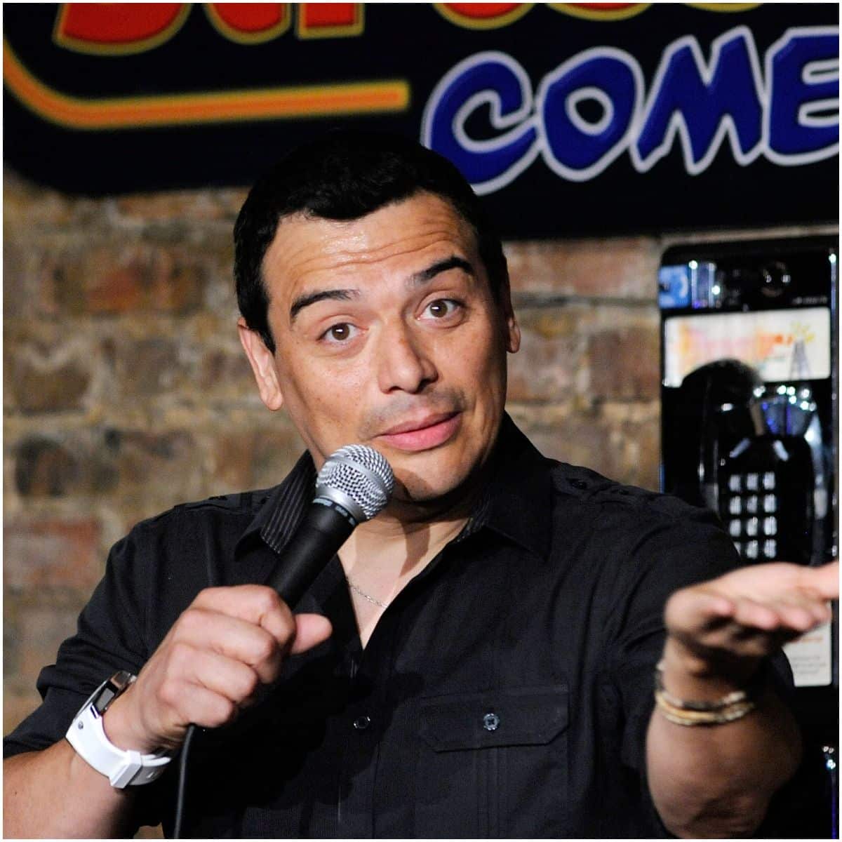 Carlos Mencia - Net Worth, Wife (Amy), Joe Rogan, Biography - Famous People Today