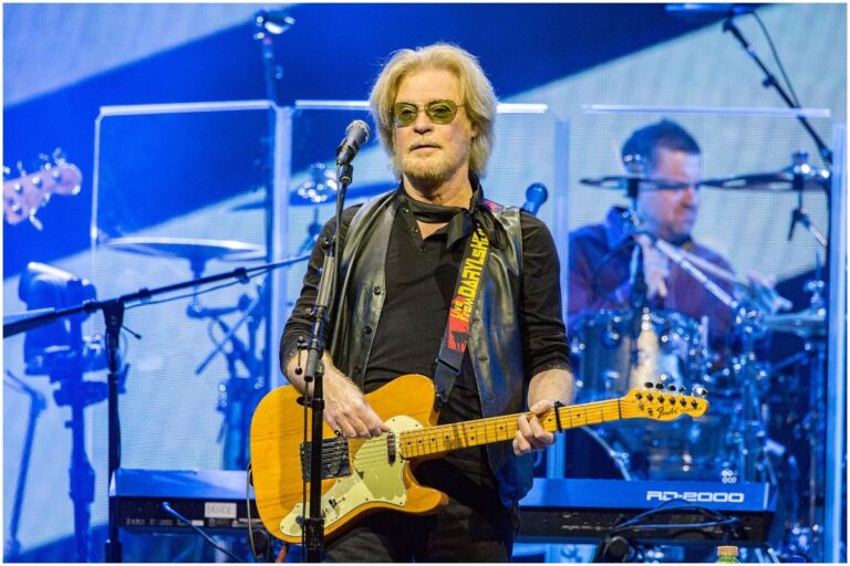 Daryl Hall - Net Worth, Ex-Wife (Amanda Aspinall), Age, Biography - Famous People Today