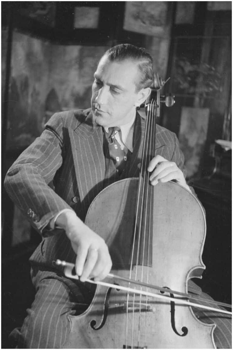 11 Famous Cello Players - Famous People Today