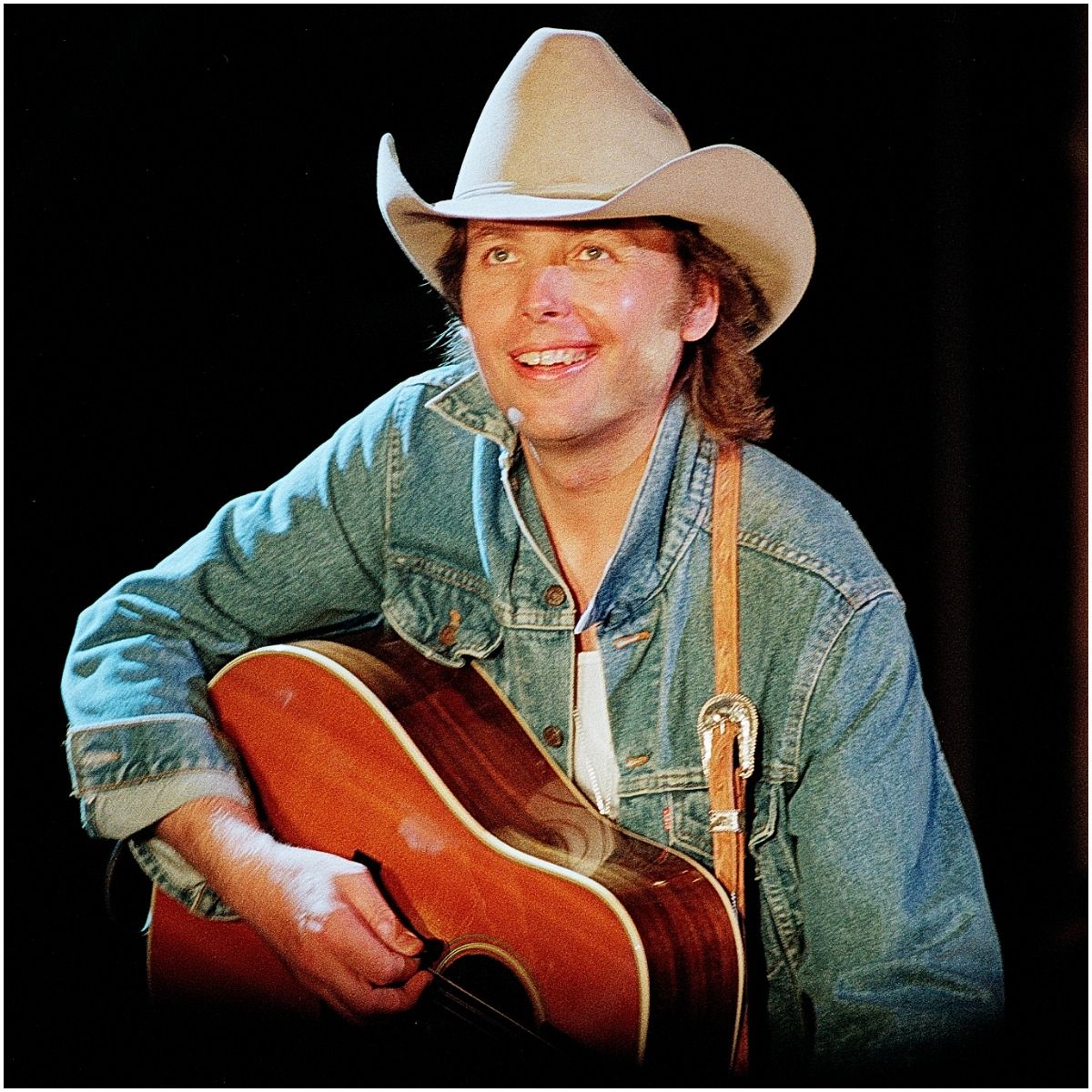 what is the net worth of Dwight Yoakam