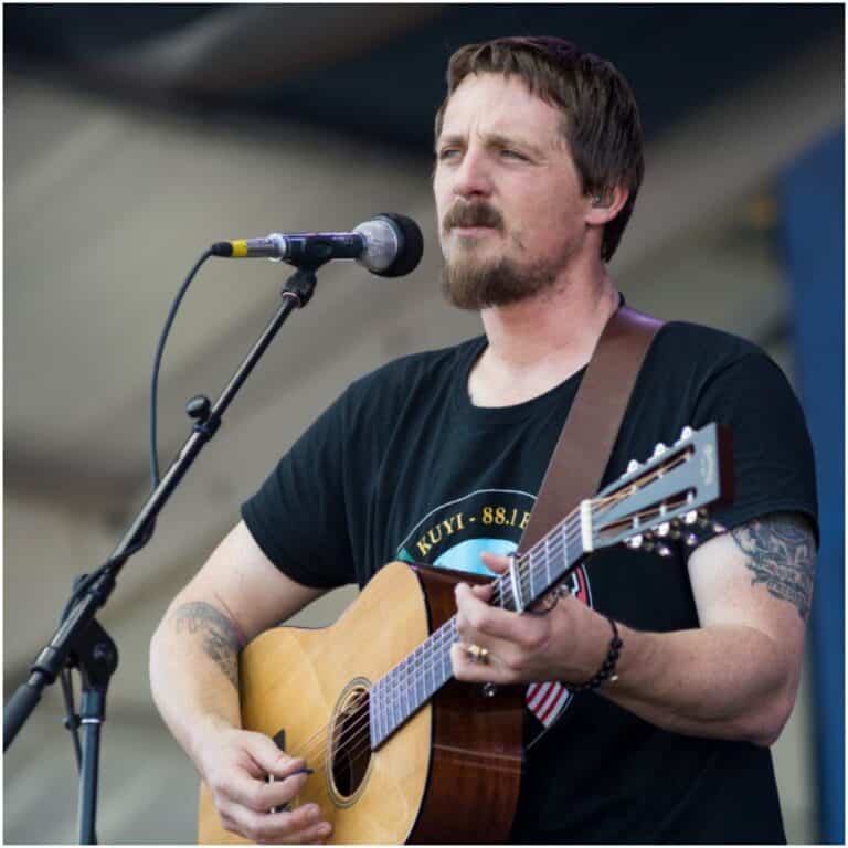 Sturgill Simpson Net Worth 2024