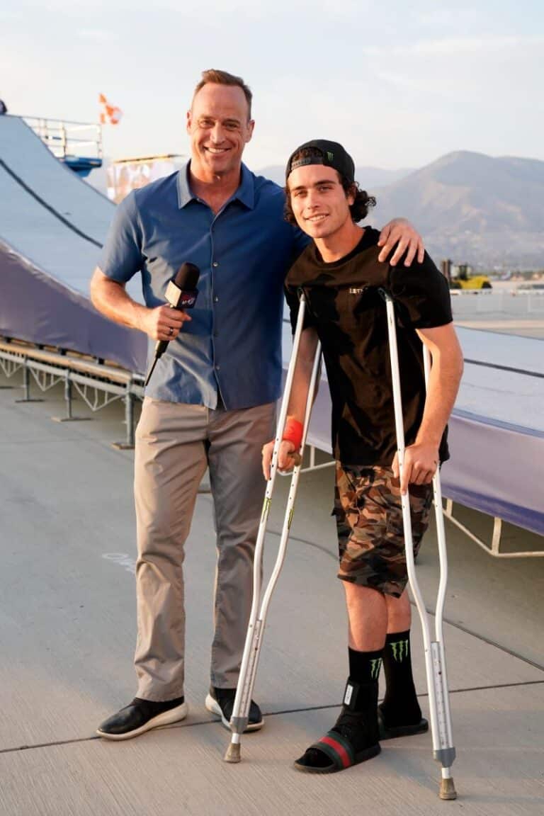 Axell Hodges Net Worth & Girlfriend (Gabriella Abutbol) Famous People