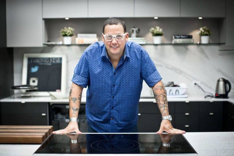 Why did Graham Elliot leave MasterChef? Famous People Today Why did Graham Elliot leave MasterChef? Famous People Today