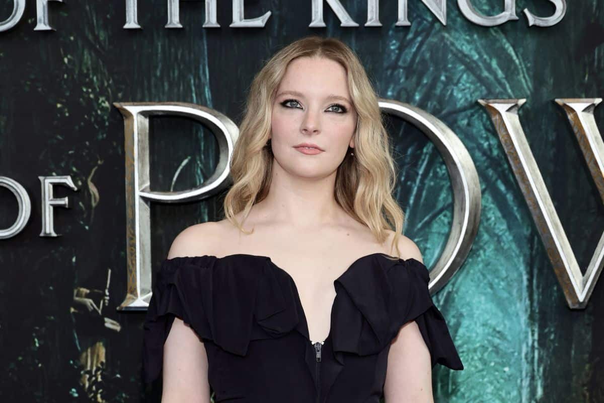 Morfydd Clark Net Worth Galadriel