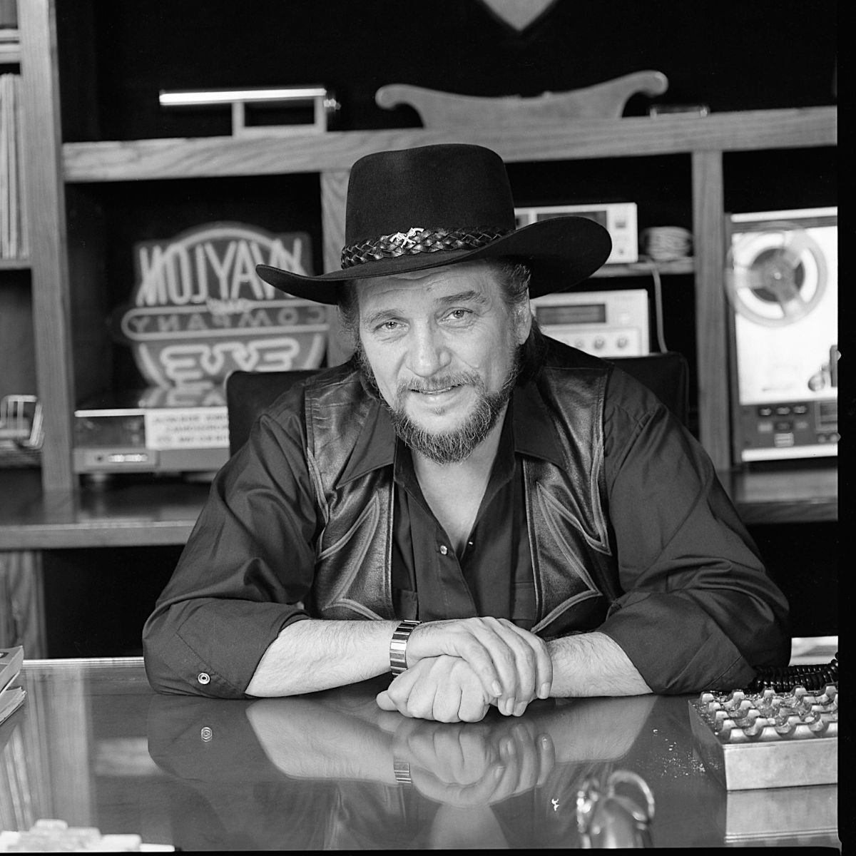 Is Struggle Jennings Related To Waylon Jennings? - Famous People Today