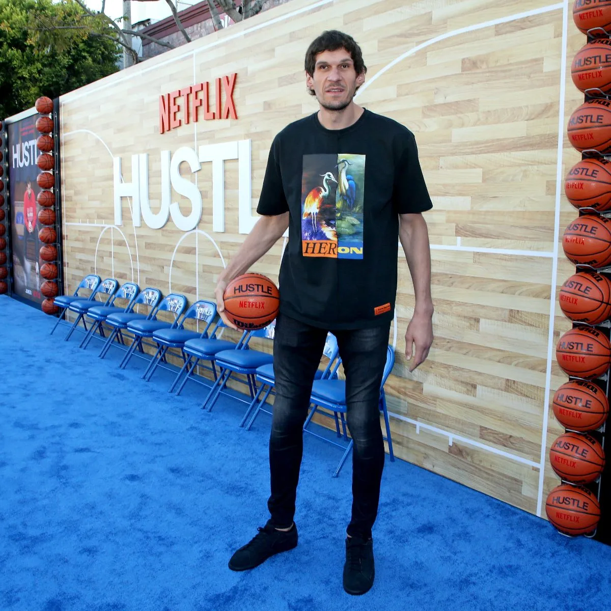 Goldfish Mega Bites ads star Tobias Harris and Boban Marjanović