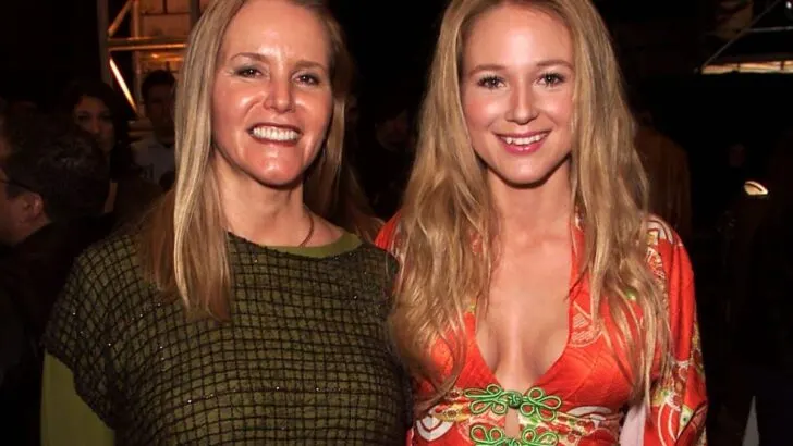 Did Jewel’s mom steal from her