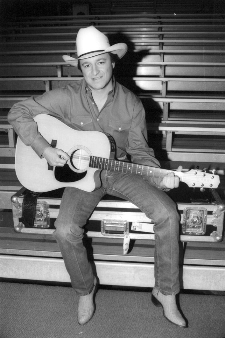 Mark Chesnutt Net Worth & Wife - Famous People Today