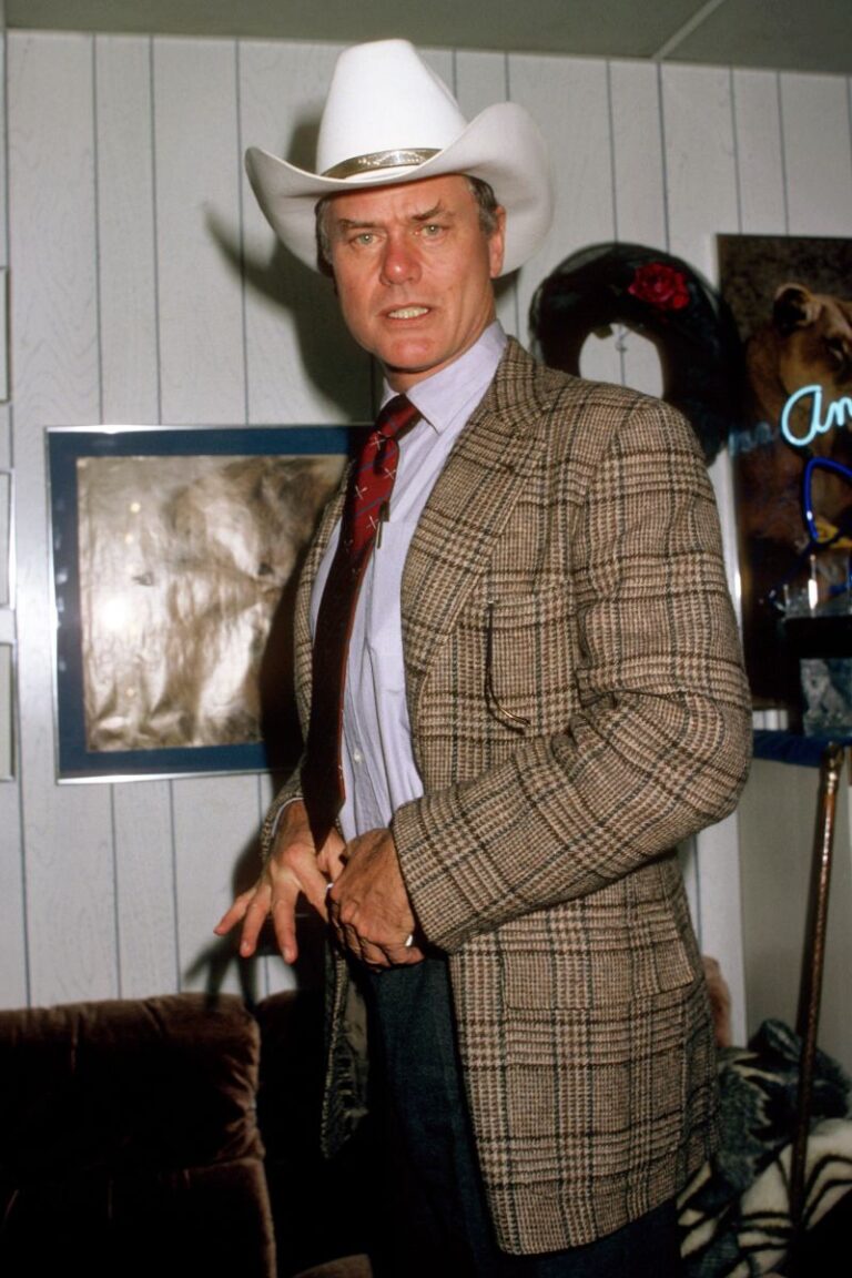 16 Famous People Whose Names Start With L - Famous People Today