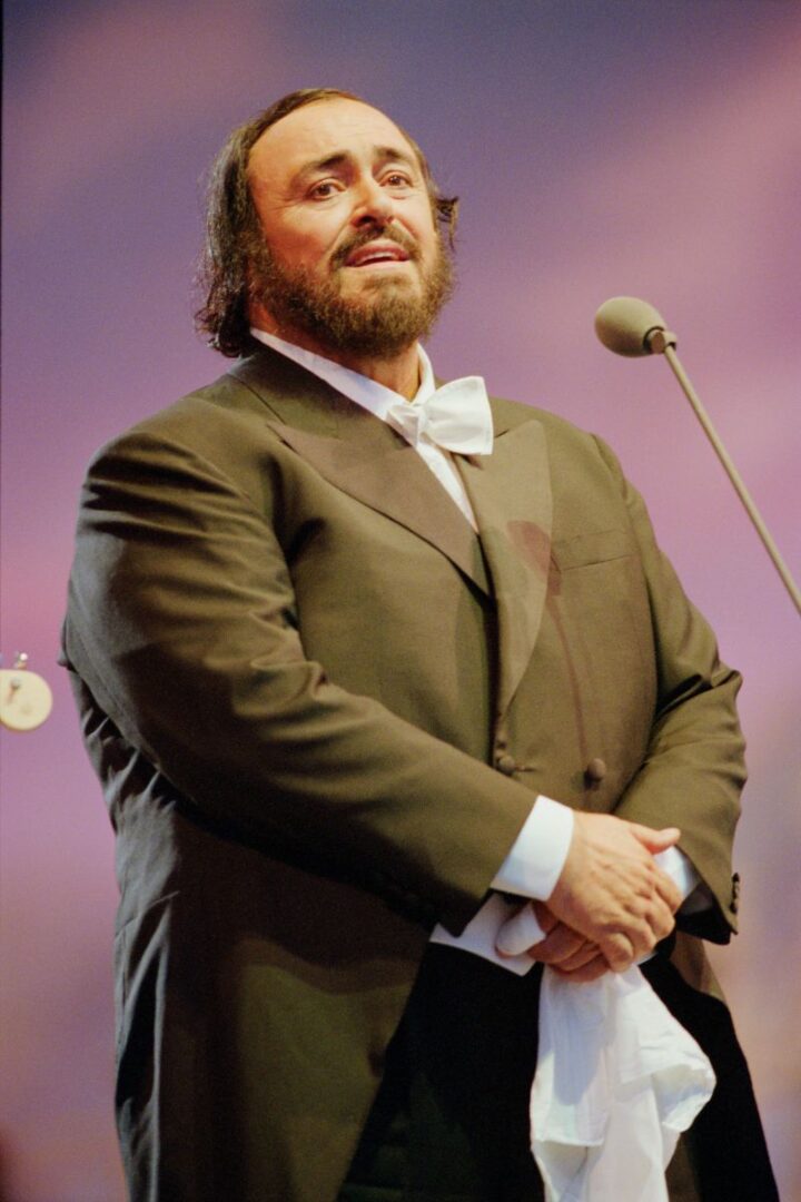 16 Famous People Whose Names Start With L - Famous People Today