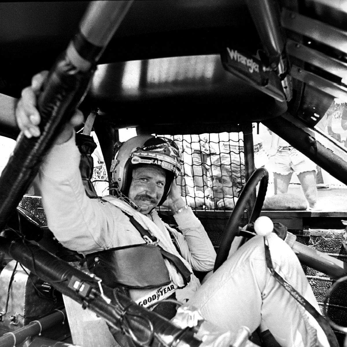 What Were Dale Earnhardt’s Last Words? - Famous People Today