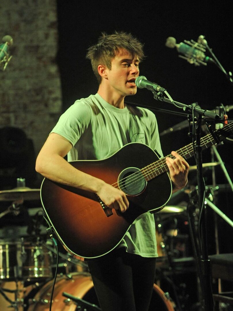 Alec Benjamin Net Worth 2024