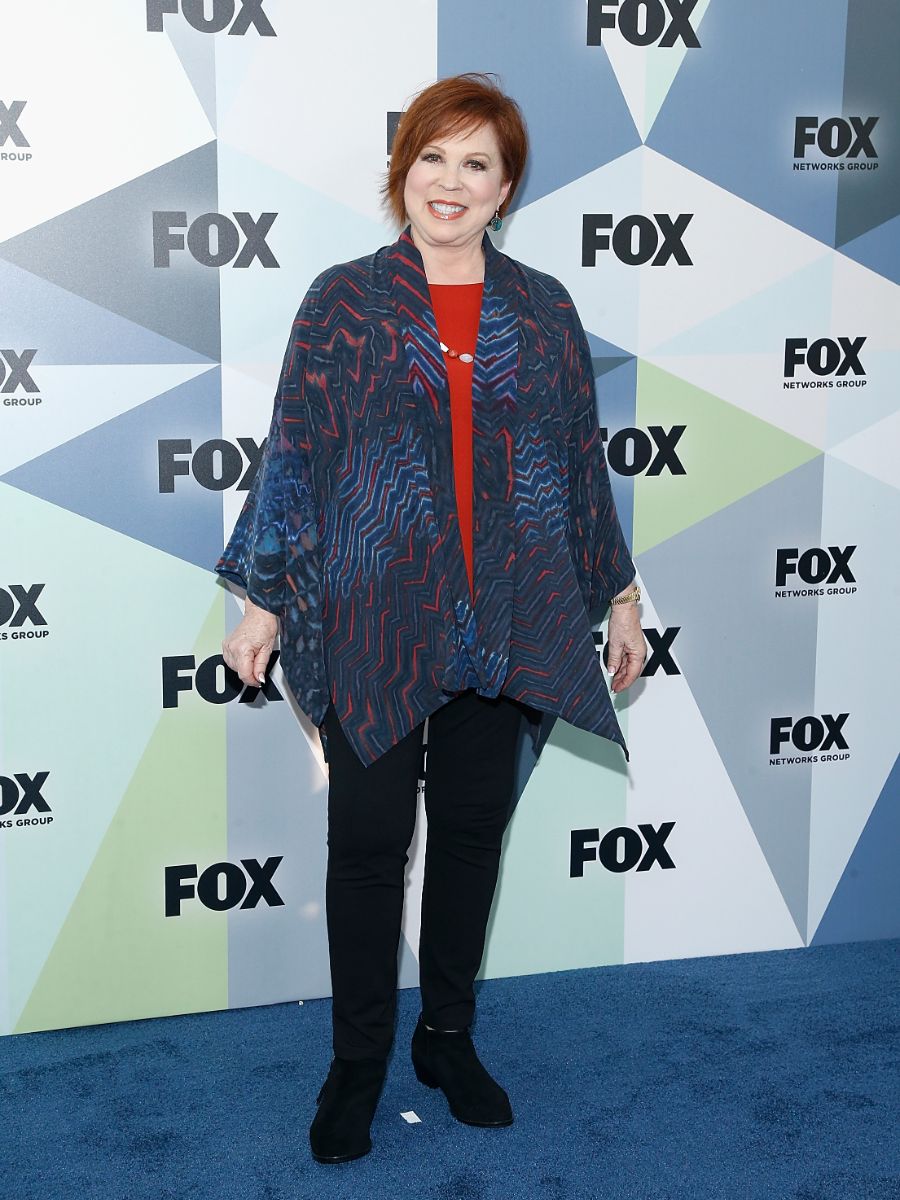 who is vicki lawrence married to
