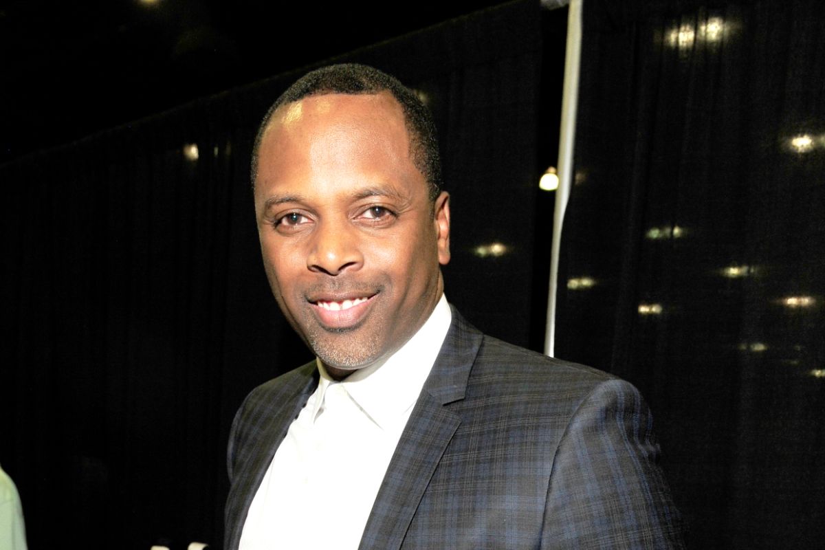 Touré Roberts Net Worth - How Rich is the Pastor? - Famous People Today