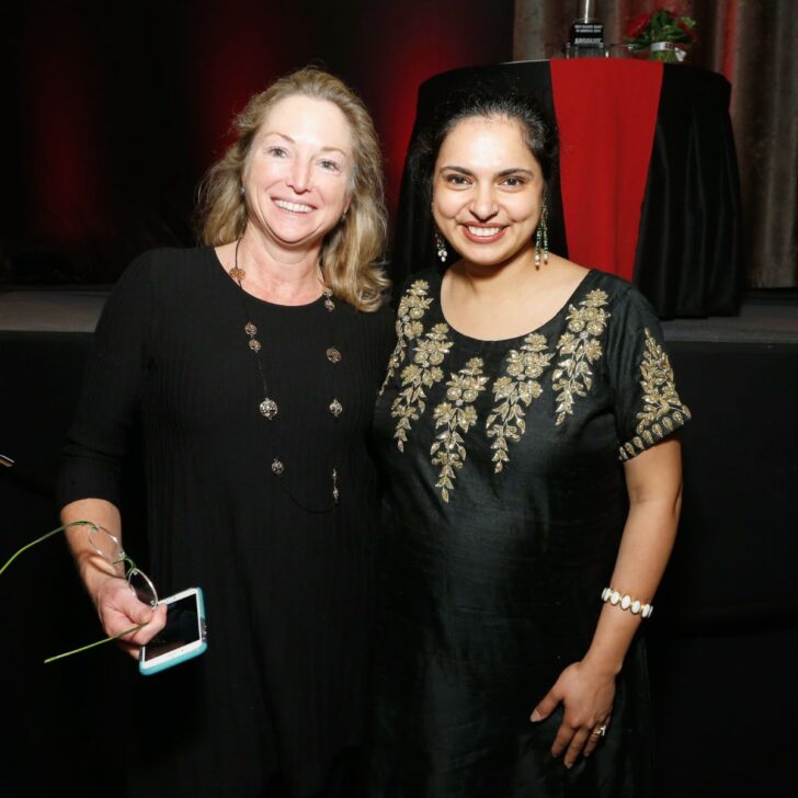 Exclusive Never Before Seen Photos Of Maneet Chauhan S Twin Sister - vw3oouu