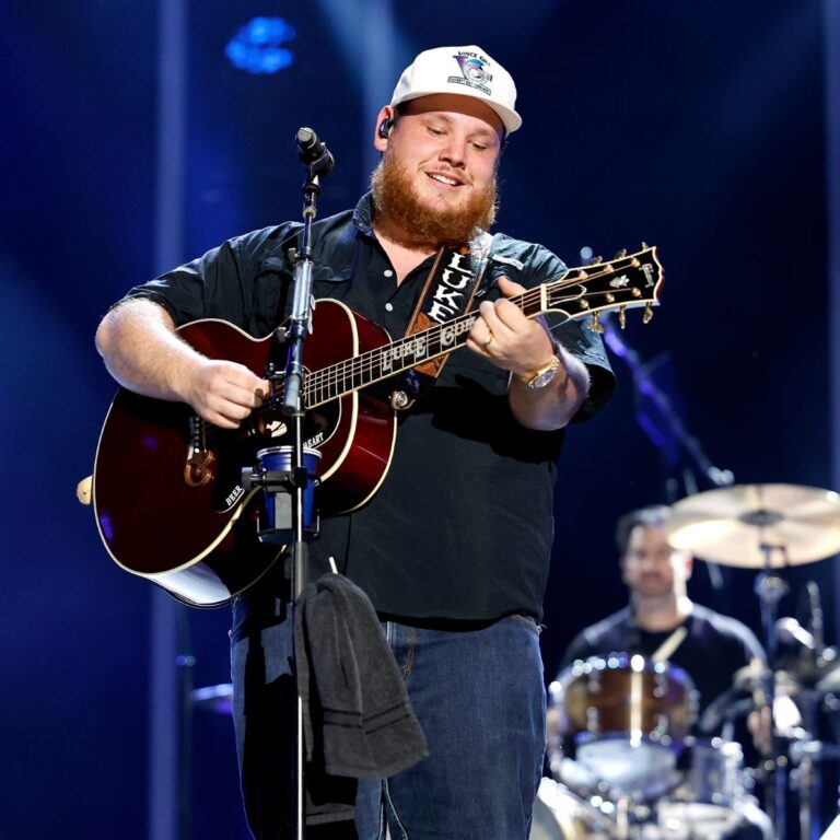 Luke Combs Net Worth | Wife - Famous People Today