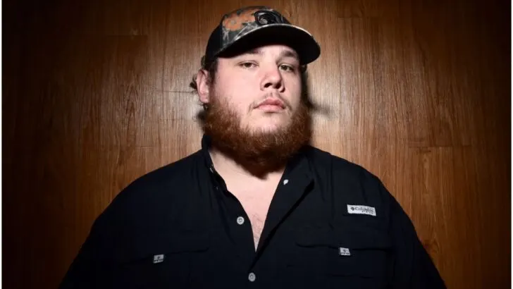 Does Luke Combs have a brother who passed away