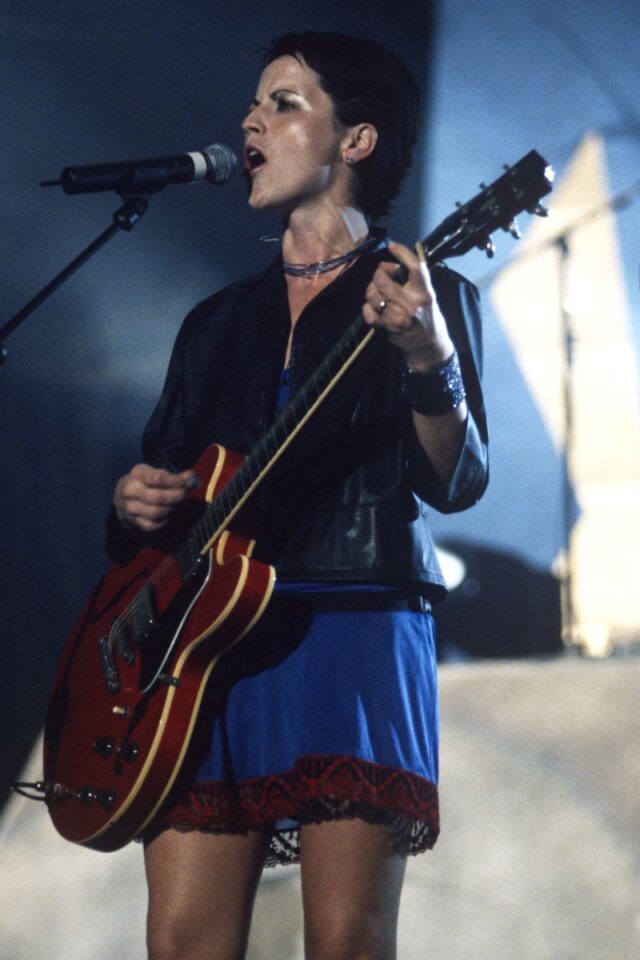 Dolores O’Riordan Net Worth & Husband - Famous People Today