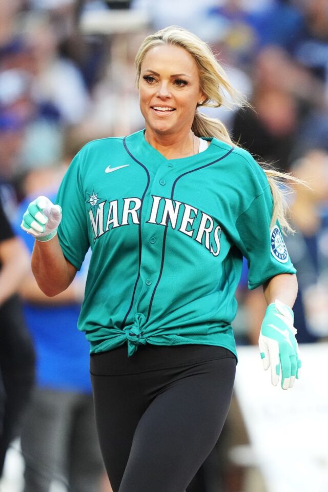 Jennie Finch Net Worth 2024