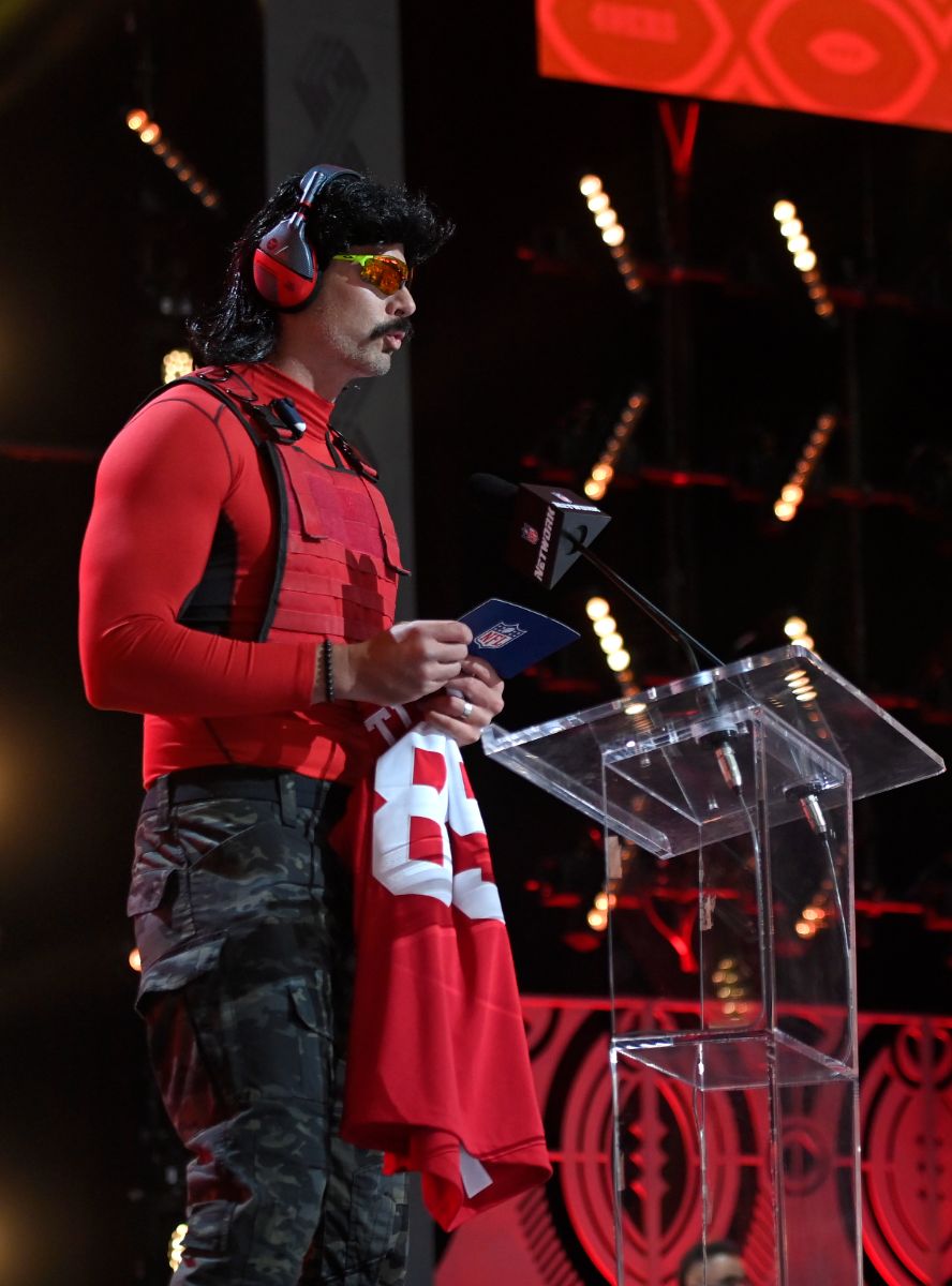 how much does dr disrespect make