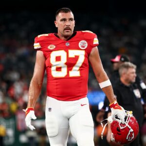 Travis Kelce Net Worth & Girlfriend - Famous People Today