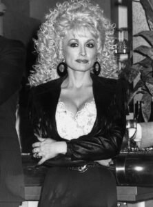 Dolly Parton Net Worth & Husband - Famous People Today