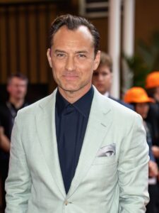 Jude Law Net Worth & Wife | Dumbledore - Famous People Today