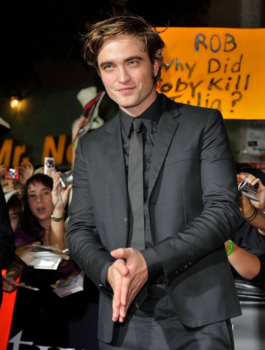 Robert Pattinson Net Worth & rich