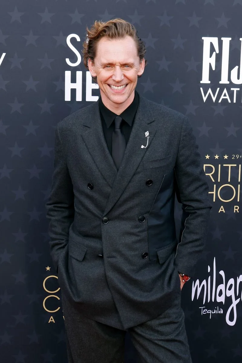 Tom Hiddleston Net Worth & wealthy