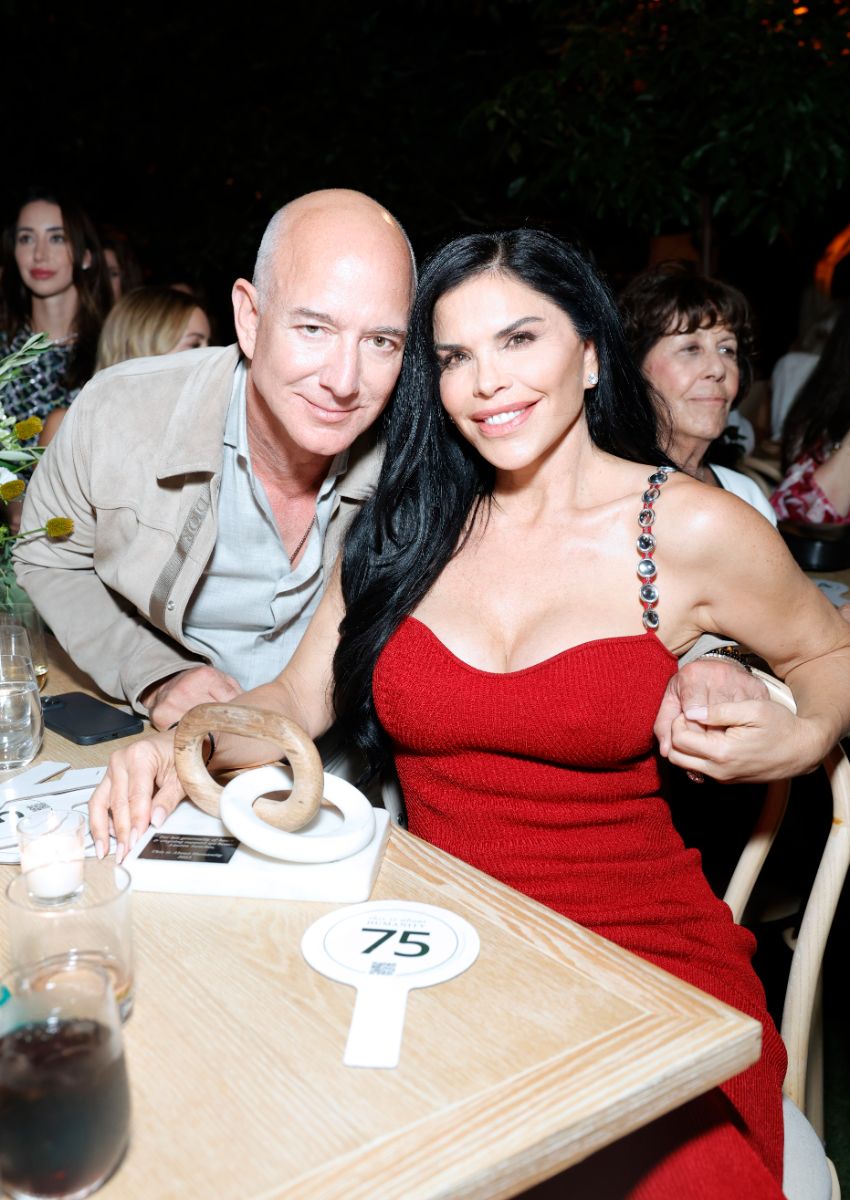 Jeff Bezos and wife Lauren Sánchez
