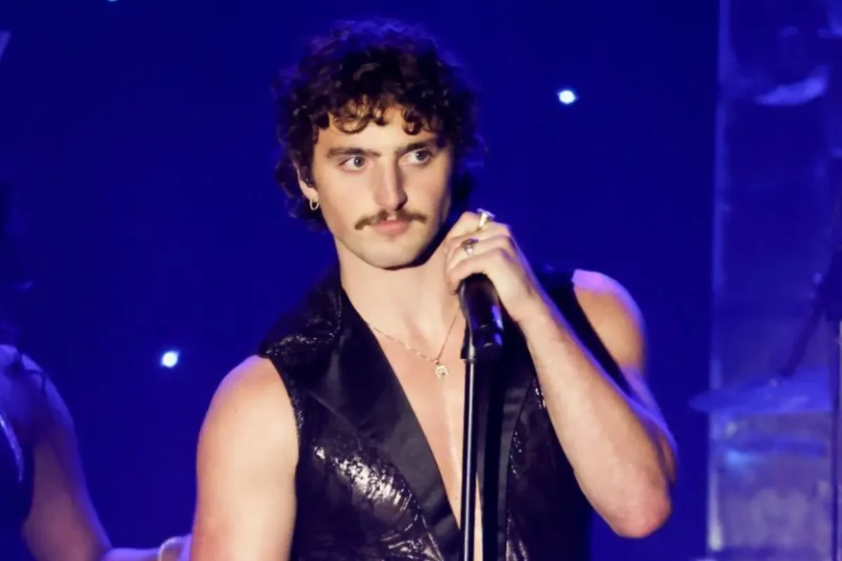 11 Celebrities Who Were Raised Mormon - Famous People Today